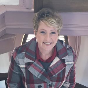 Meet your Posher, Becky